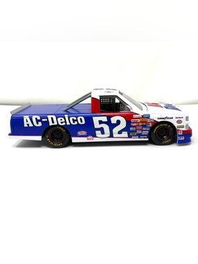 RACING CHAMPIONS CRAFTSMAN AC-Delco NASCAR pickup truck